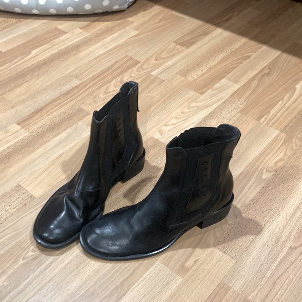 Women’s shoes